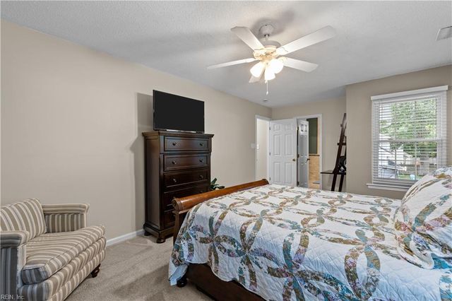 816 Woodcott DR, Chesapeake, VA 23322