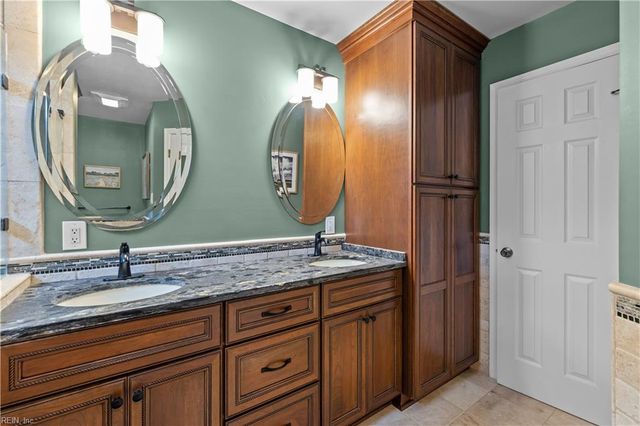 816 Woodcott DR, Chesapeake, VA 23322