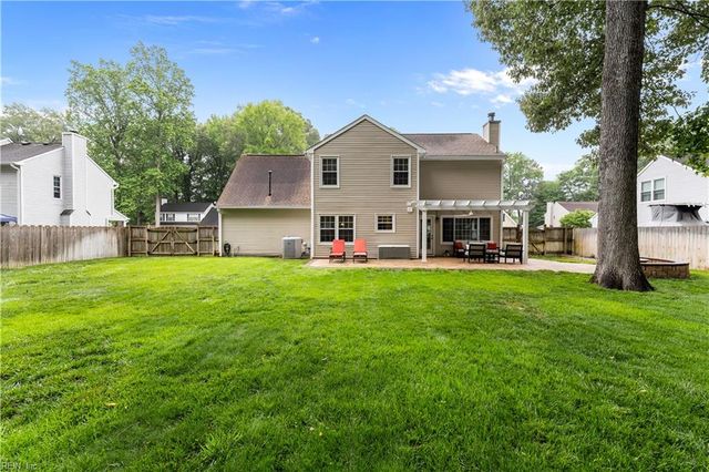816 Woodcott DR, Chesapeake, VA 23322