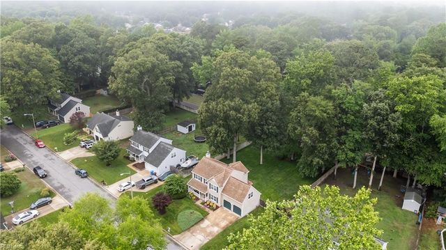 816 Woodcott DR, Chesapeake, VA 23322