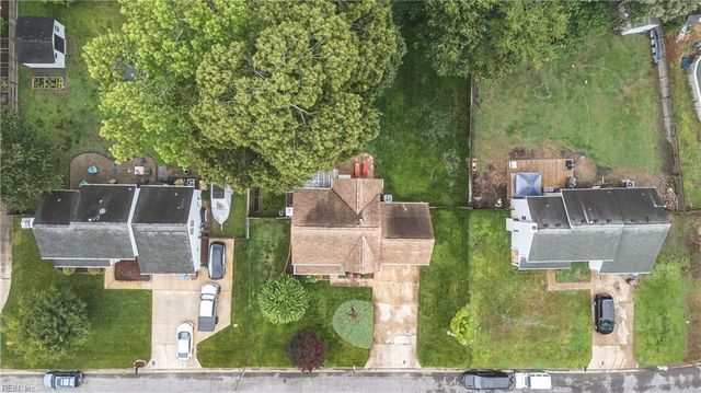 816 Woodcott DR, Chesapeake, VA 23322