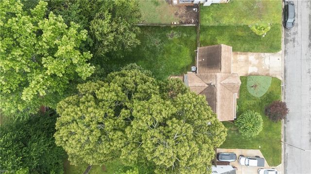 816 Woodcott DR, Chesapeake, VA 23322