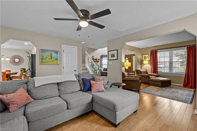 816 Woodcott DR, Chesapeake, VA 23322