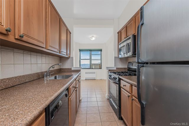 3515 Henry Hudson Parkway 10F, Bronx, NY 10463