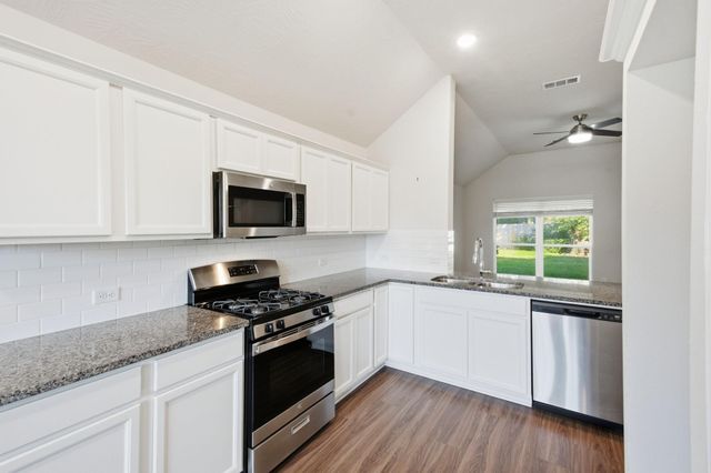 11962 Sunshine Park Drive N, Willis, TX 77318