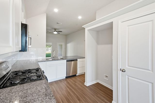 11962 Sunshine Park Drive N, Willis, TX 77318