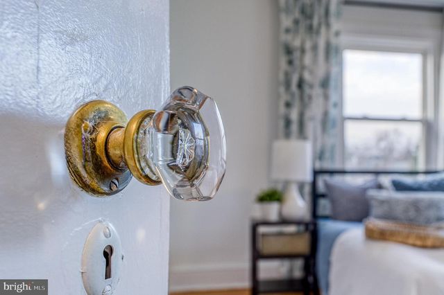 606 ALDERSHOT RD, Baltimore, MD 21229