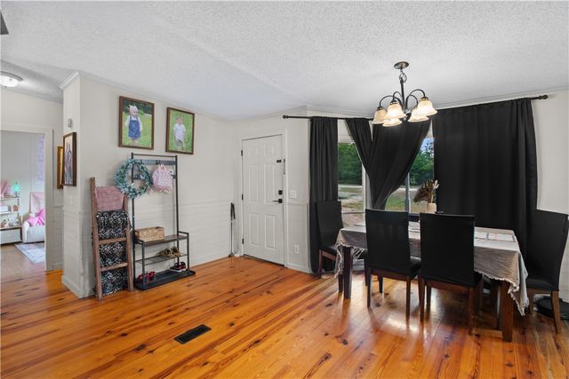 1504 E Saluda Lake Road, Greenville, SC 29611