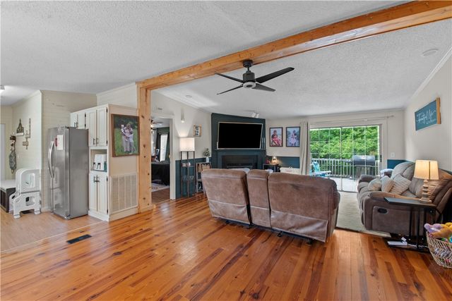 1504 E Saluda Lake Road, Greenville, SC 29611