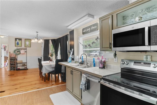 1504 E Saluda Lake Road, Greenville, SC 29611