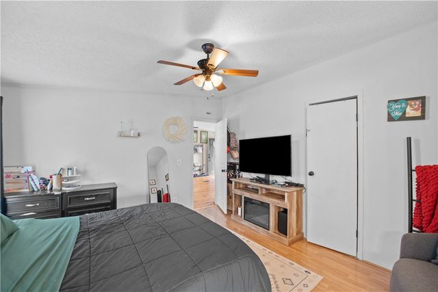1504 E Saluda Lake Road, Greenville, SC 29611