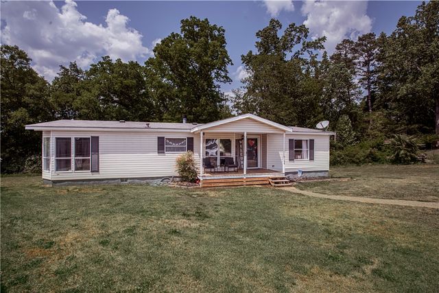 1504 E Saluda Lake Road, Greenville, SC 29611