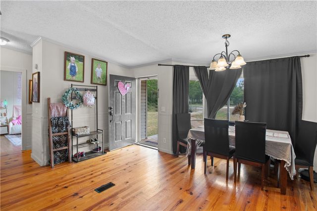 1504 E Saluda Lake Road, Greenville, SC 29611