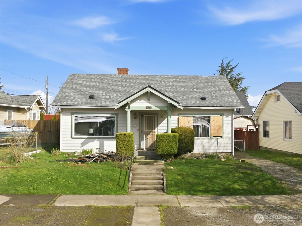 219 E 46th Street, Tacoma, WA 98404