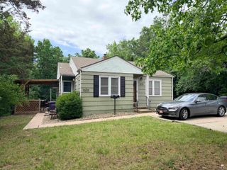 2015/2017 Anderson Avenue, Manhattan, KS 66502