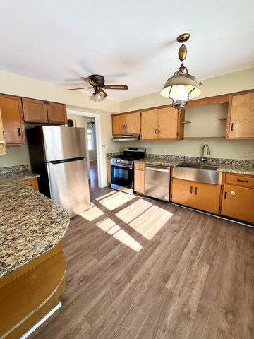1725 Happ Road, Northbrook, IL 60062