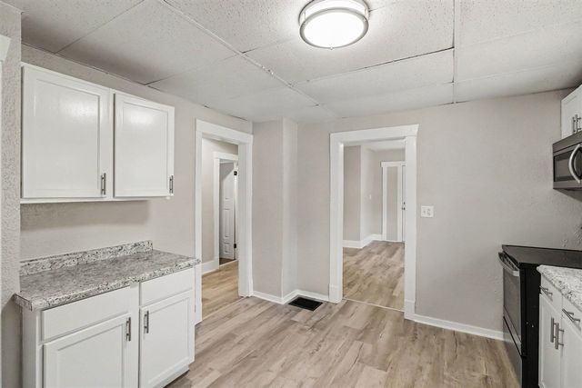 702 Fenimore Drive, Kalamazoo, MI 49048