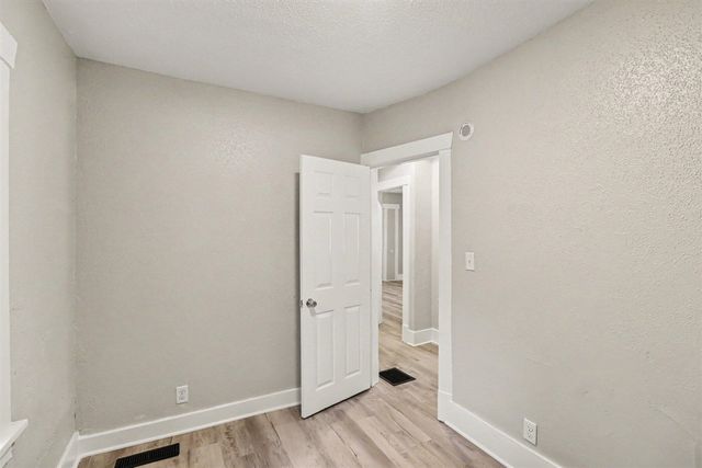 702 Fenimore Drive, Kalamazoo, MI 49048