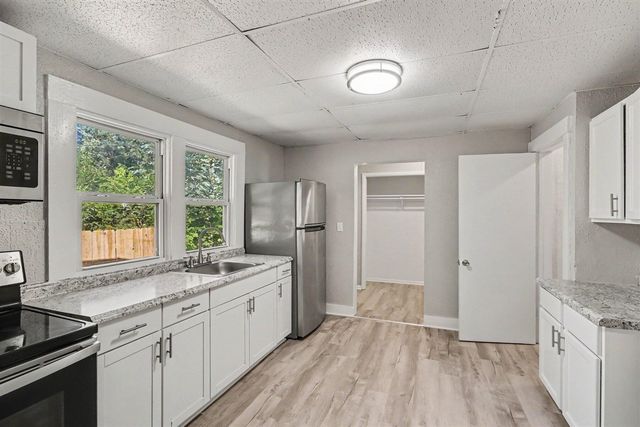 702 Fenimore Drive, Kalamazoo, MI 49048