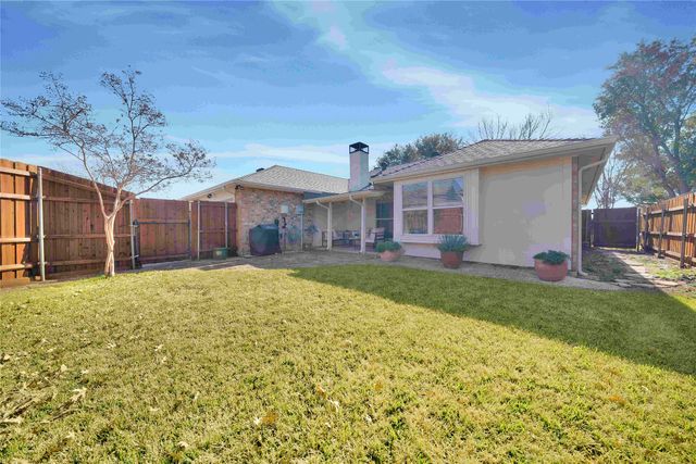 2023 Clearwater Trail, Carrollton, TX 75010