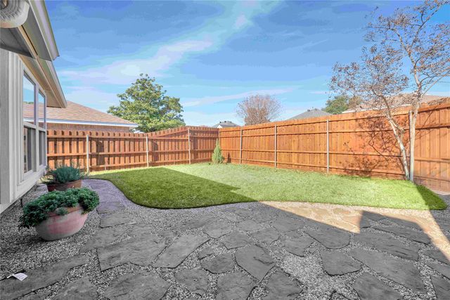 2023 Clearwater Trail, Carrollton, TX 75010