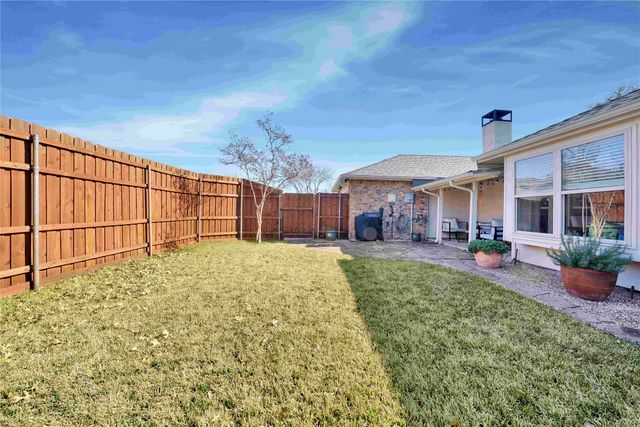 2023 Clearwater Trail, Carrollton, TX 75010