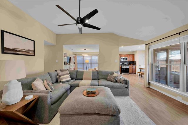 2023 Clearwater Trail, Carrollton, TX 75010