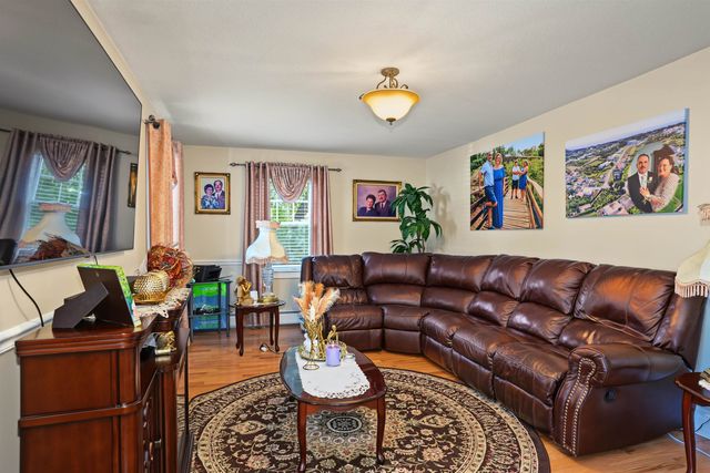 97 King Street, Nashua, NH 03060