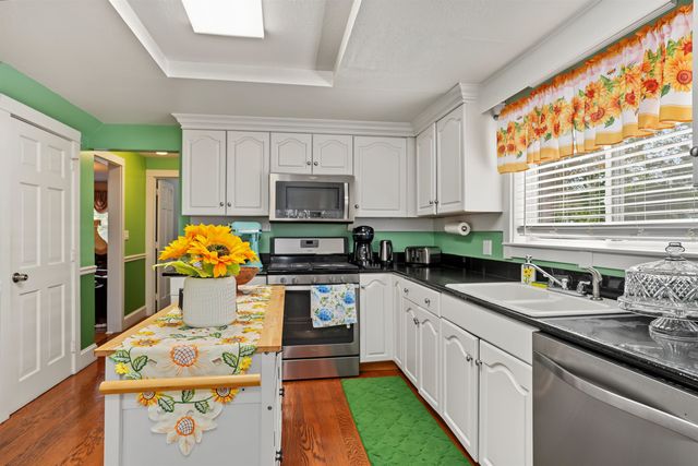 97 King Street, Nashua, NH 03060