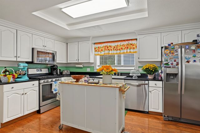 97 King Street, Nashua, NH 03060