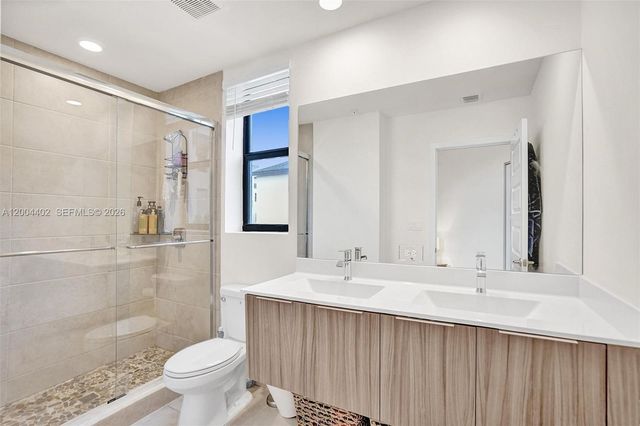 10437 NW 82nd St 5, Doral, FL 33178