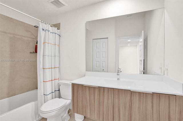 10437 NW 82nd St 5, Doral, FL 33178