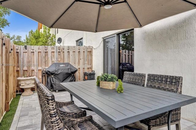 10437 NW 82nd St 5, Doral, FL 33178