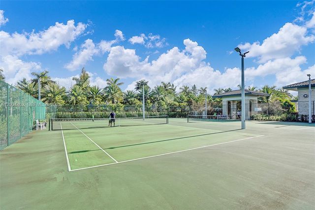 10437 NW 82nd St 5, Doral, FL 33178