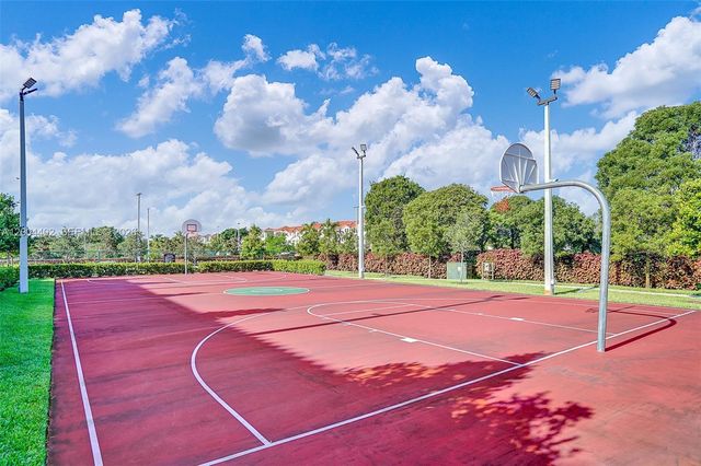 10437 NW 82nd St 5, Doral, FL 33178