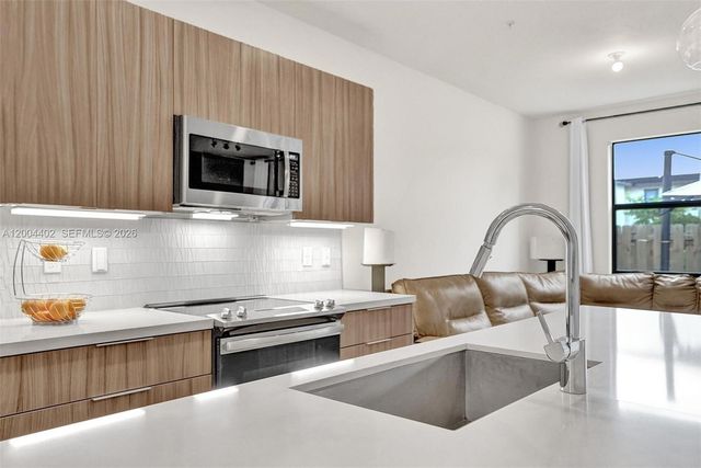 10437 NW 82nd St 5, Doral, FL 33178