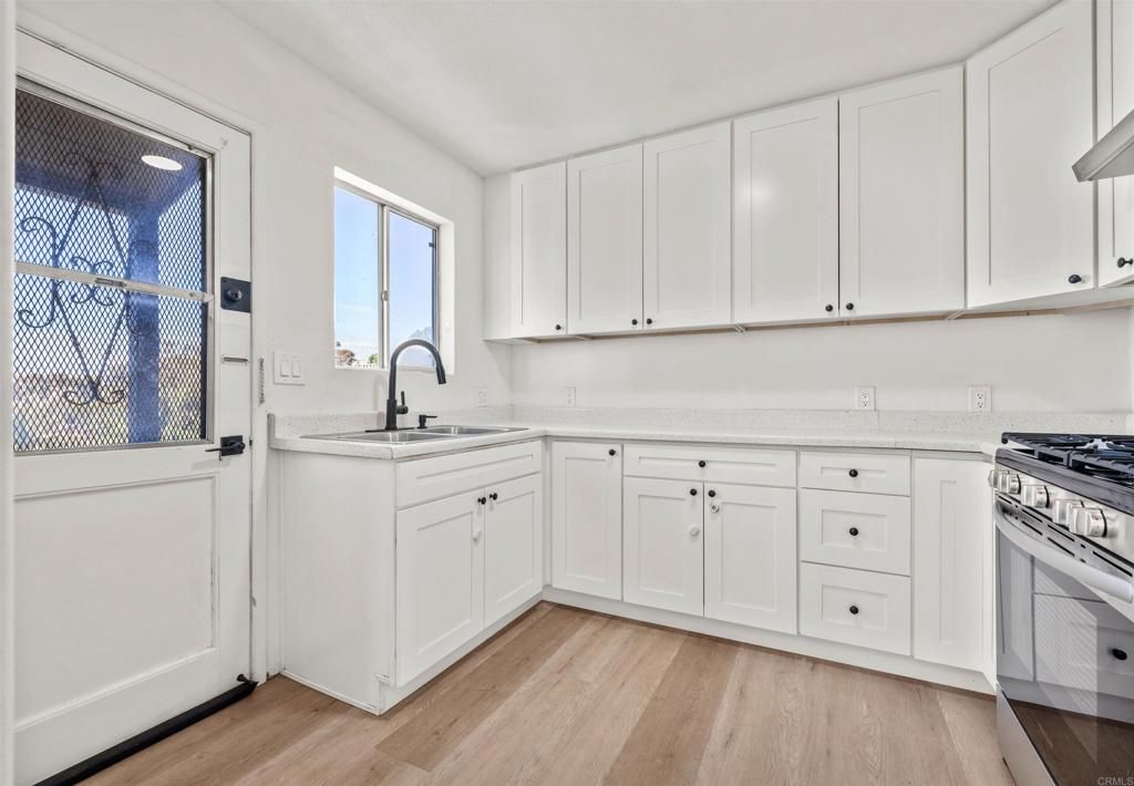 Image 9 of property listing at 1330 Goshen Street, San Diego, CA 92110