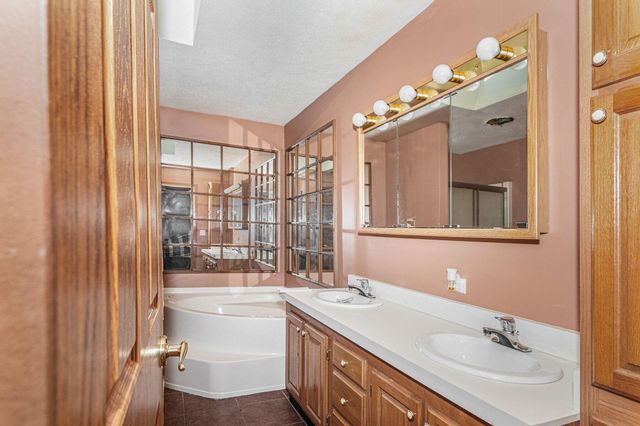 33 S 600 W, Hebron, IN 46341