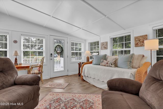 353 Old Savannah Road, Burgaw, NC 28425
