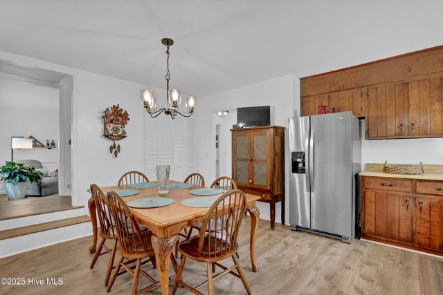 353 Old Savannah Road, Burgaw, NC 28425