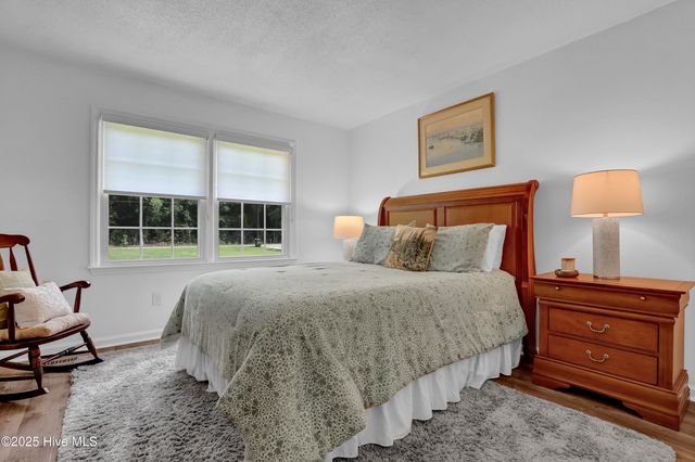 353 Old Savannah Road, Burgaw, NC 28425