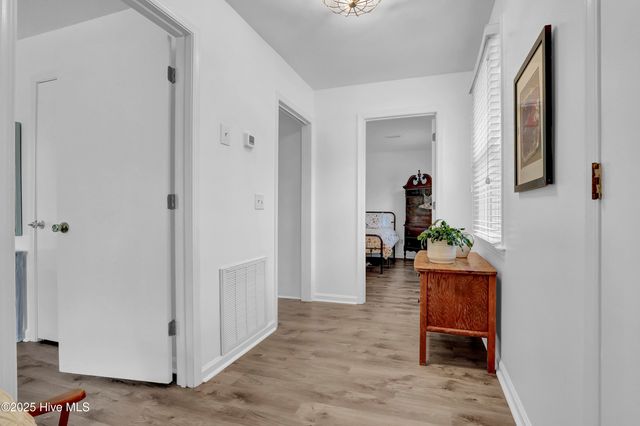 353 Old Savannah Road, Burgaw, NC 28425