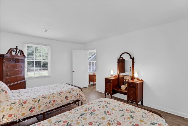 353 Old Savannah Road, Burgaw, NC 28425