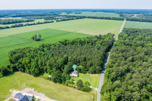 353 Old Savannah Road, Burgaw, NC 28425