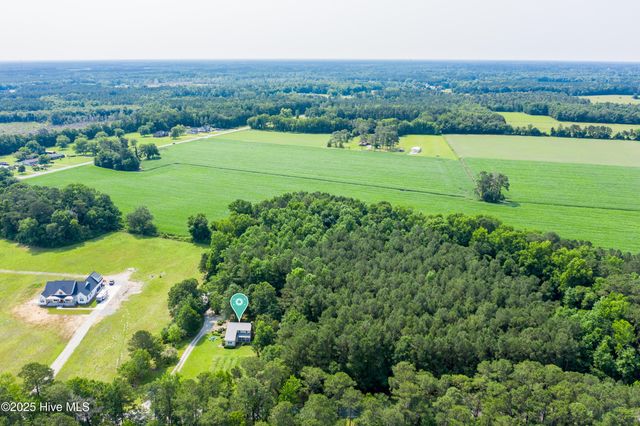 353 Old Savannah Road, Burgaw, NC 28425