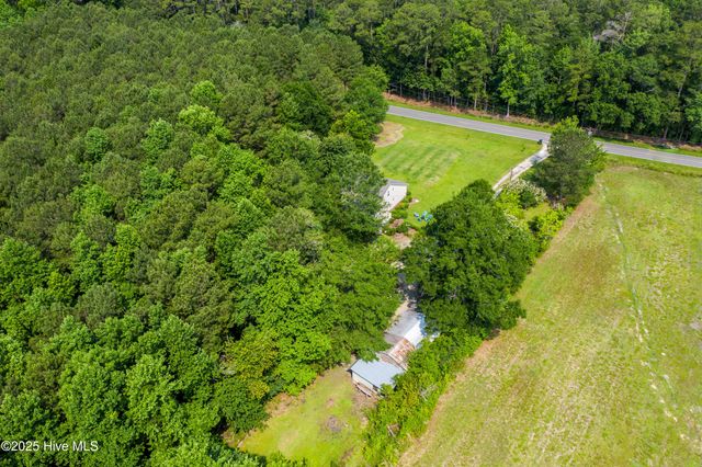 353 Old Savannah Road, Burgaw, NC 28425