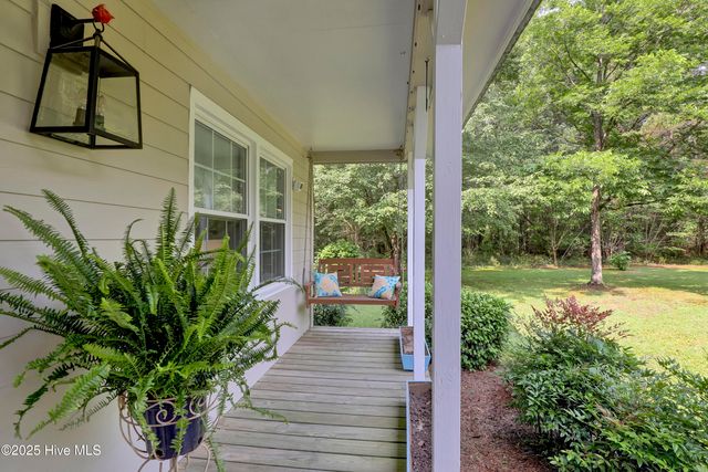 353 Old Savannah Road, Burgaw, NC 28425