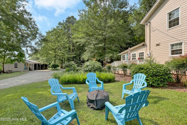 353 Old Savannah Road, Burgaw, NC 28425