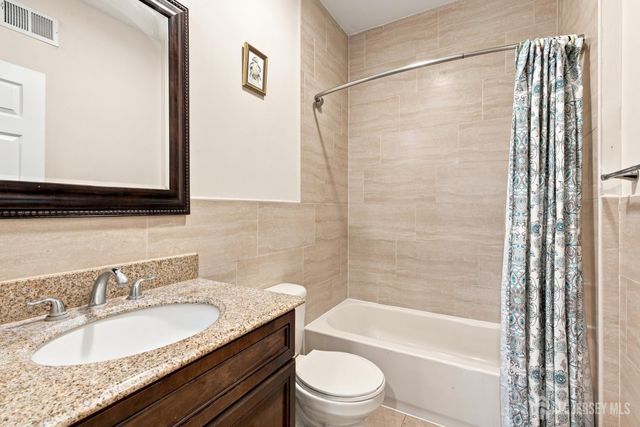 39 Hamilton Avenue, Edison, NJ 08820