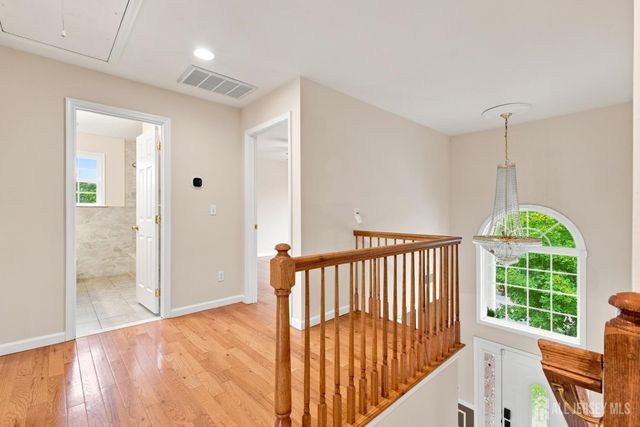 39 Hamilton Avenue, Edison, NJ 08820
